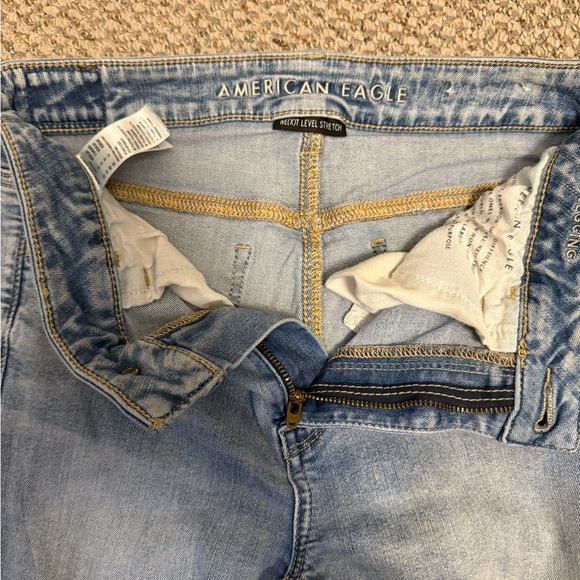 American Eagle Outfitters Light Blue Distressed Skinny Jeans - Picture 2 of 3
